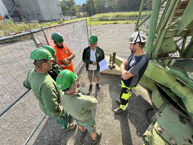 Erfolgreiche Kranf&uuml;hrerausbildung mit der Gebr. Hilti AG in Schaan